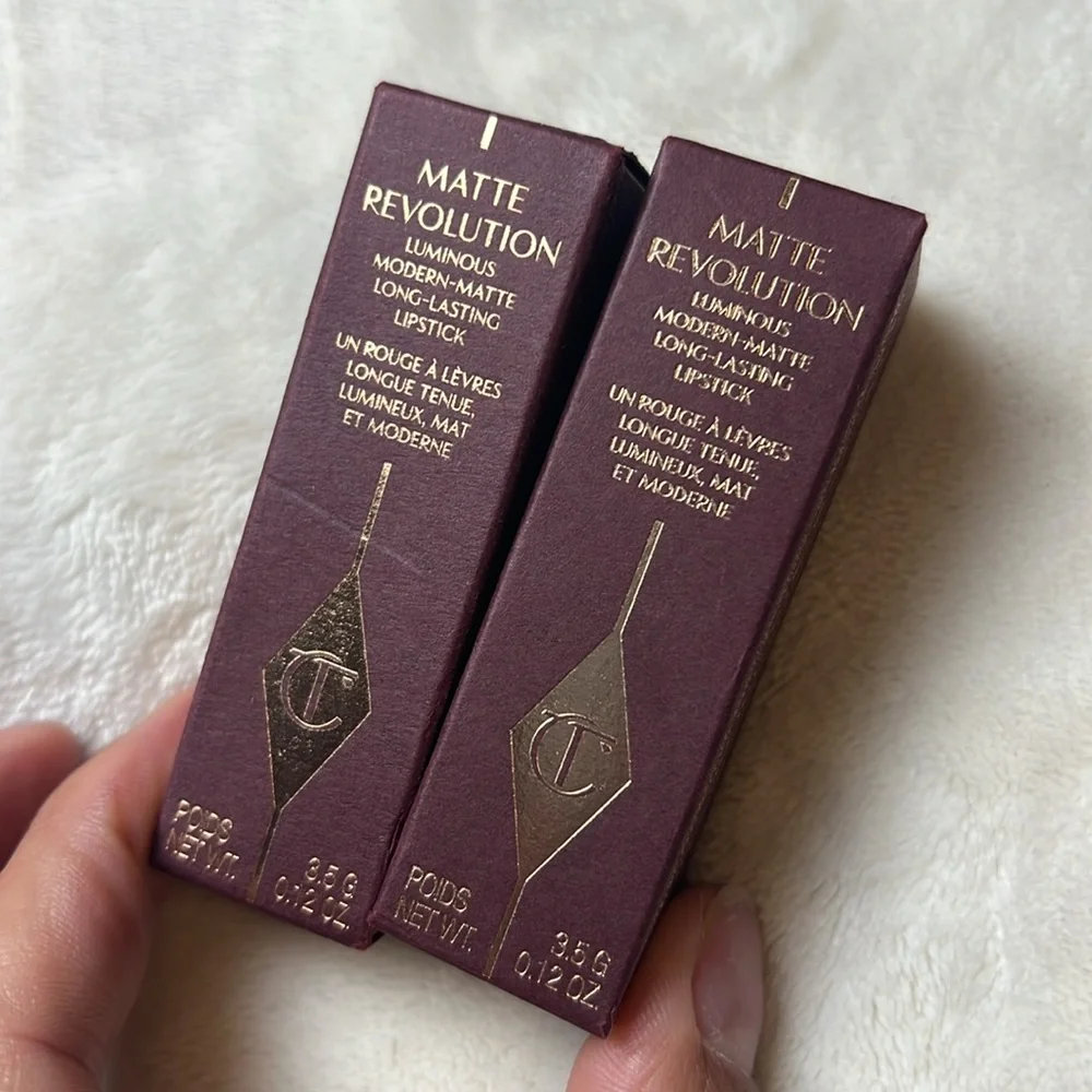 CHARLOTTE TILBURY Matte Revolution Lipstick- Cinematic Red